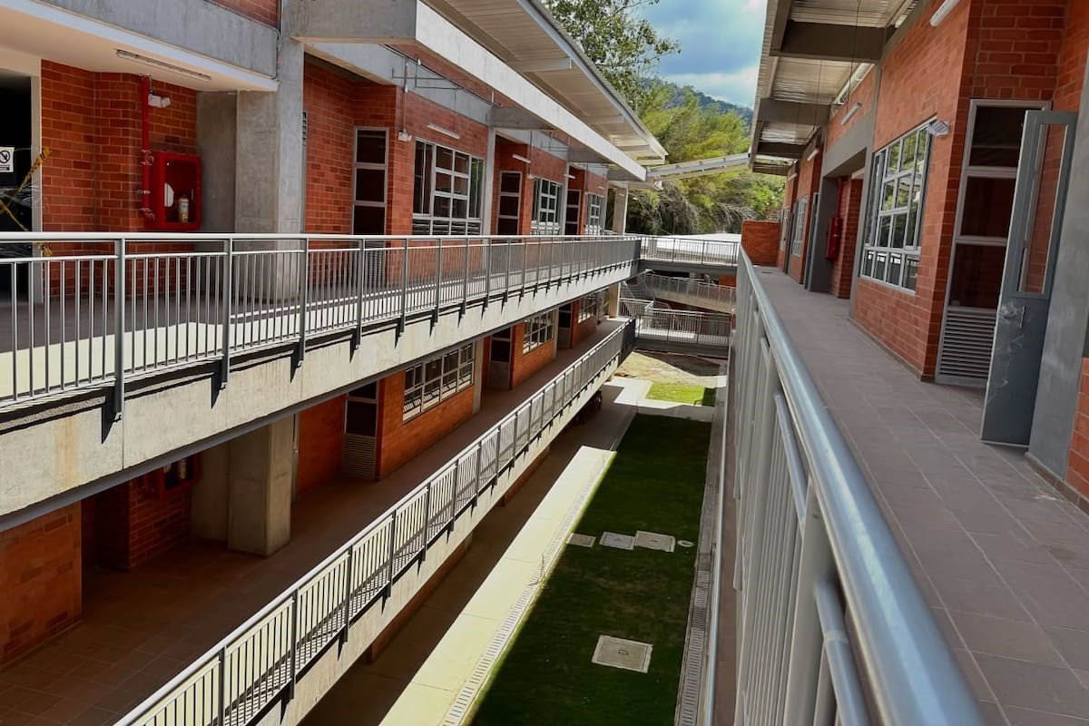 BIENVENIDOS A NUESTRA INSTITUCIÓN
